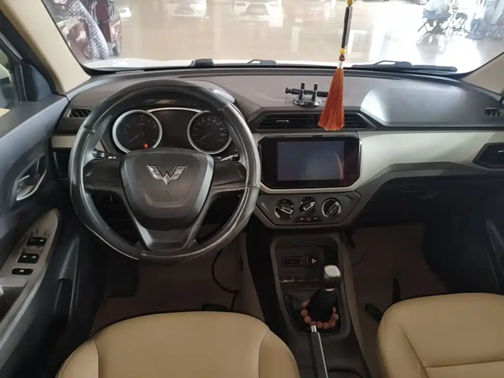 Wuling Hongguang — миниатюра 10