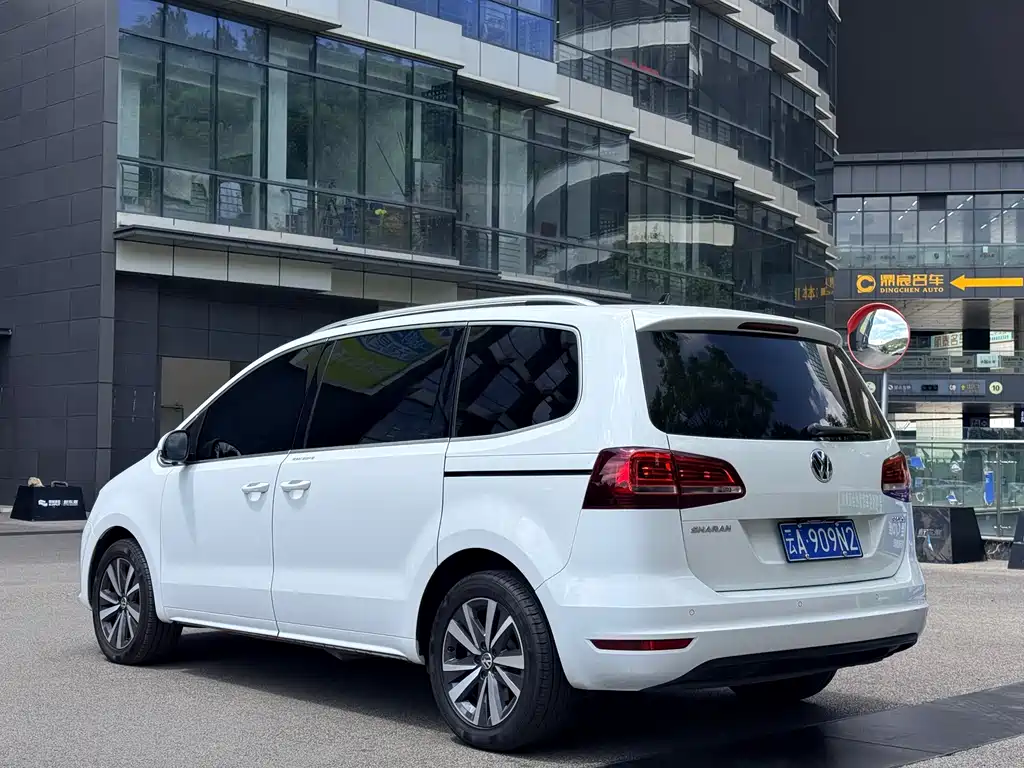 Volkswagen Sharan — миниатюра 6