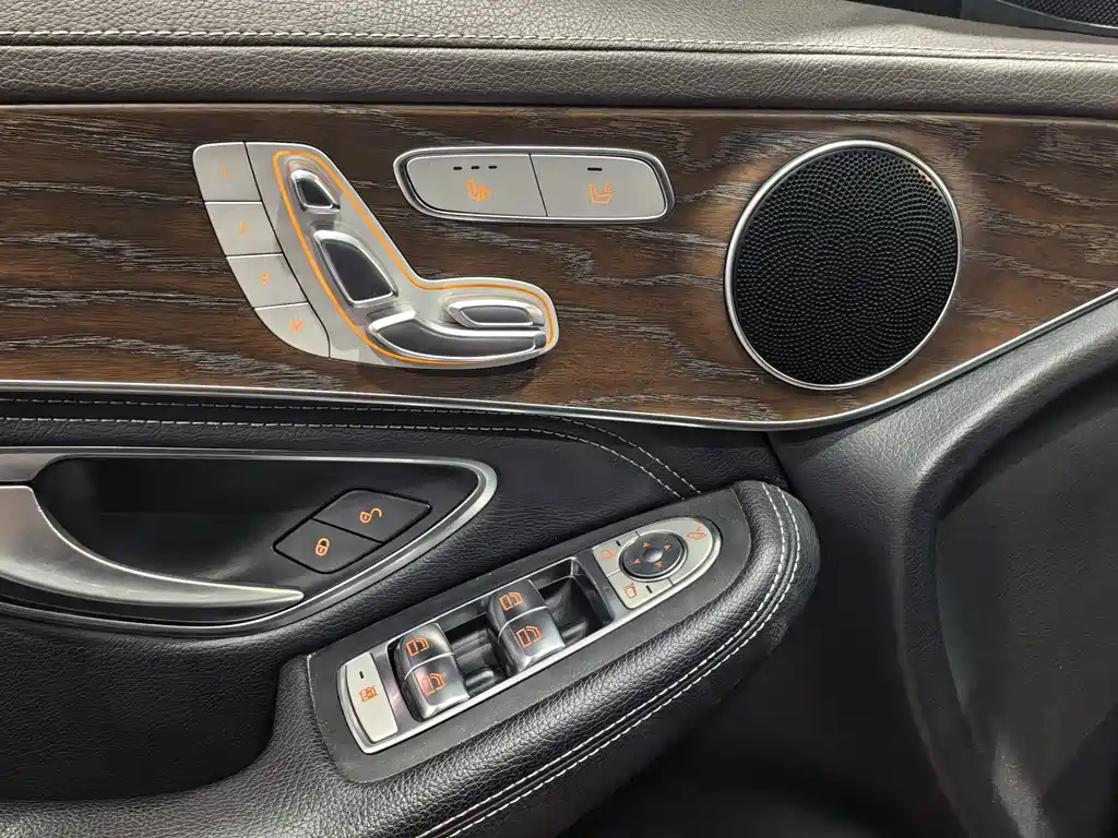 Mercedes-Benz GLC — миниатюра 6