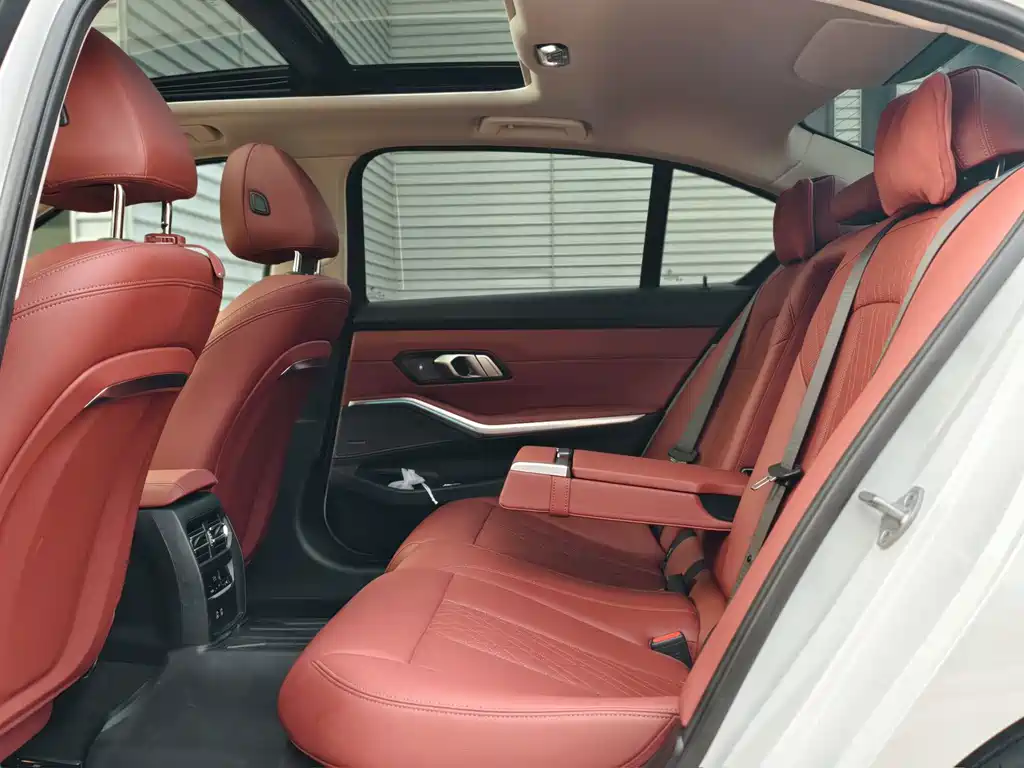 BMW 3 Series — миниатюра 11