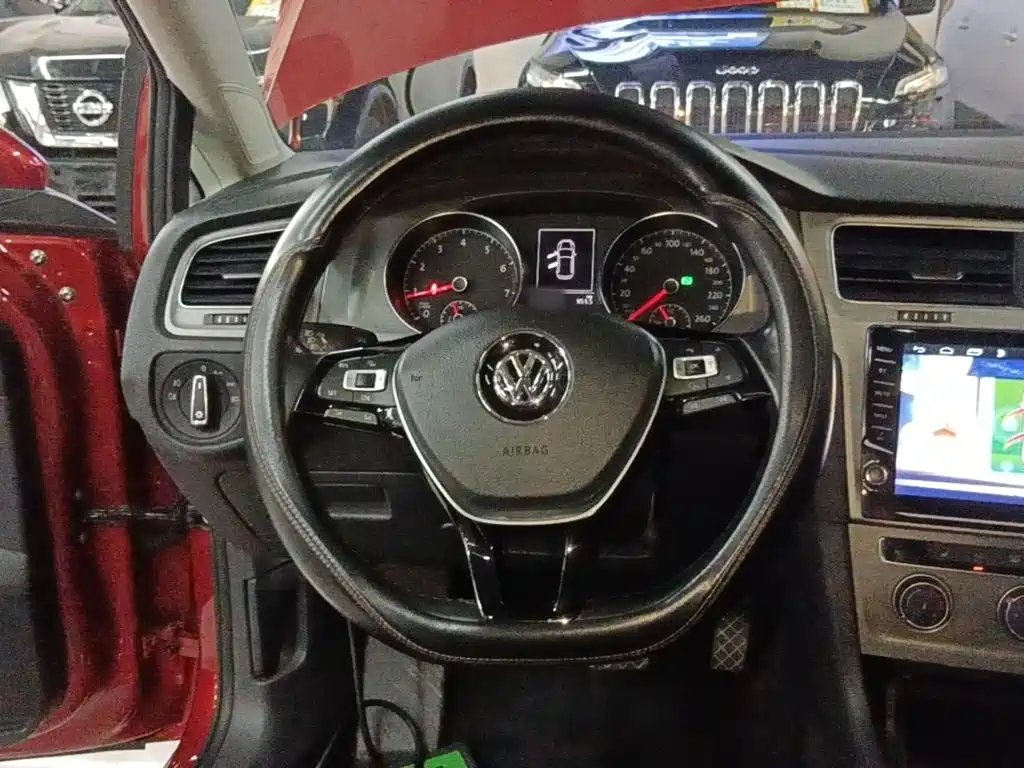 Volkswagen Golf — миниатюра 11