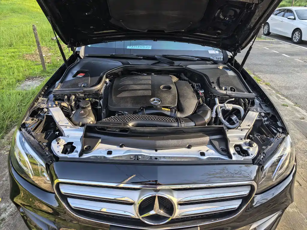 Mercedes-Benz E-Class — миниатюра 15