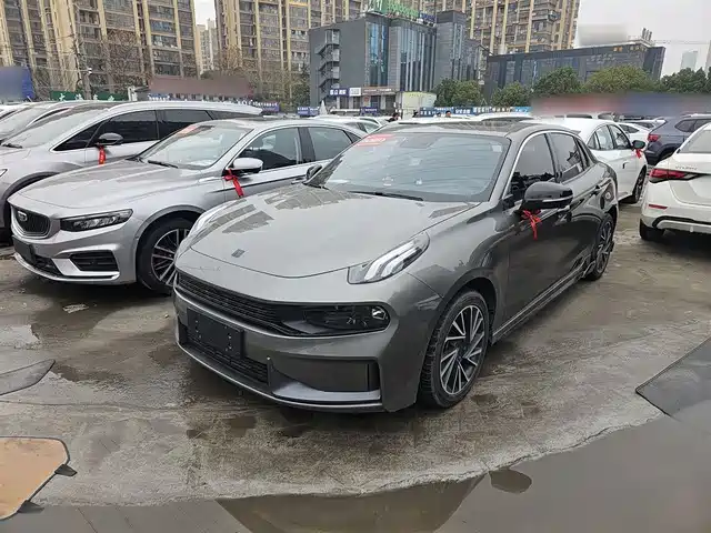 2021 Lynk & Co 03