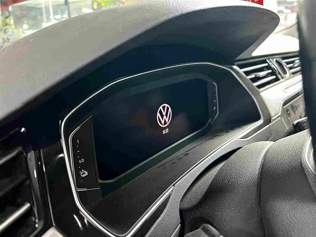 Volkswagen Magotan PHEV — миниатюра 7