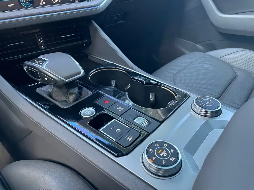 Volkswagen Touareg — миниатюра 13