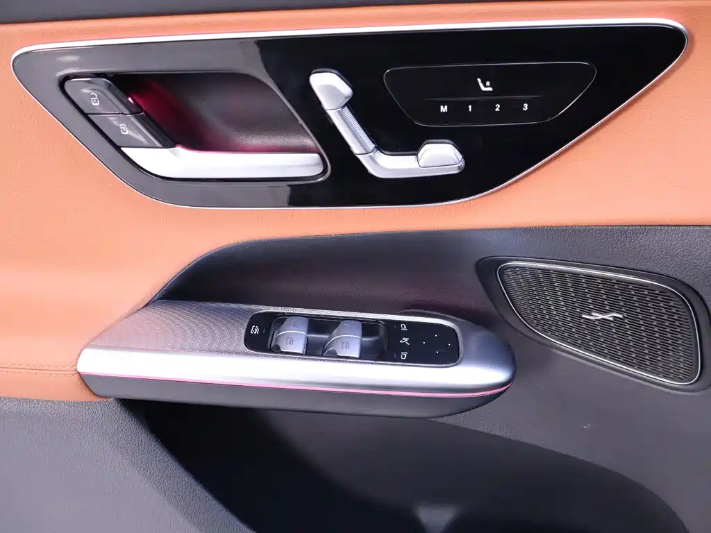 Mercedes-Benz GLC — миниатюра 17