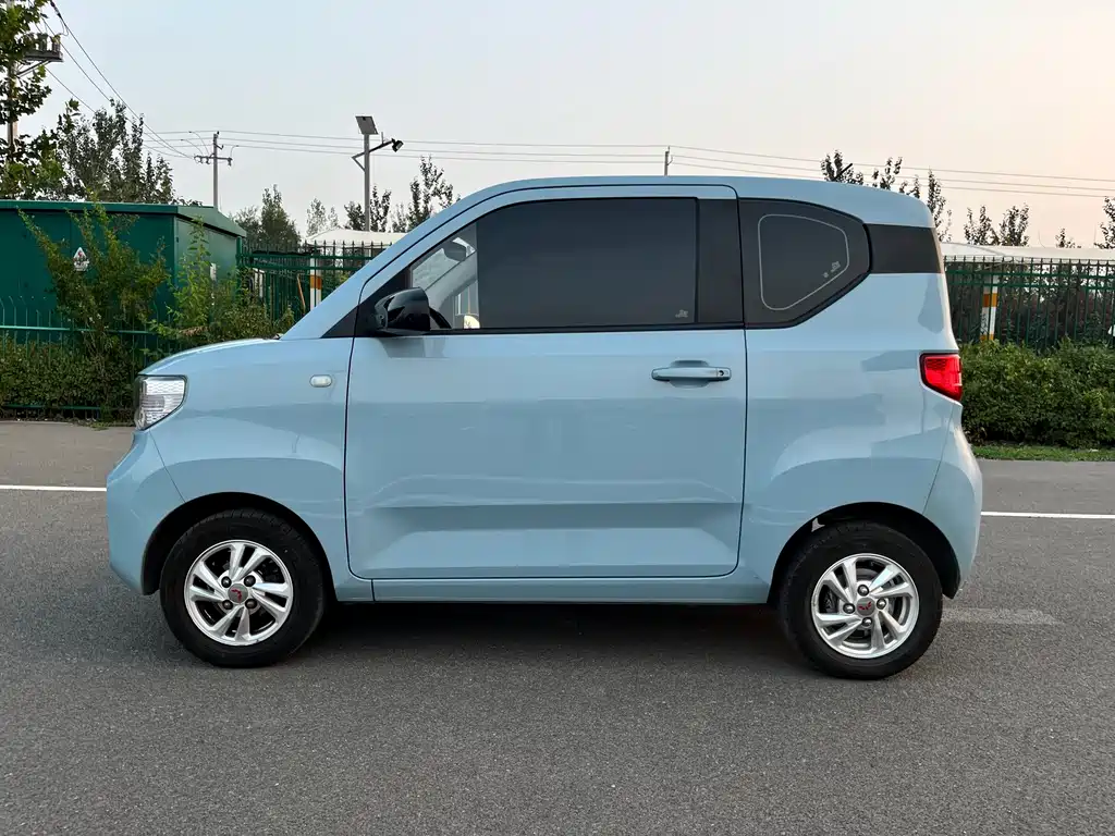 Wuling MINIEV — миниатюра 4