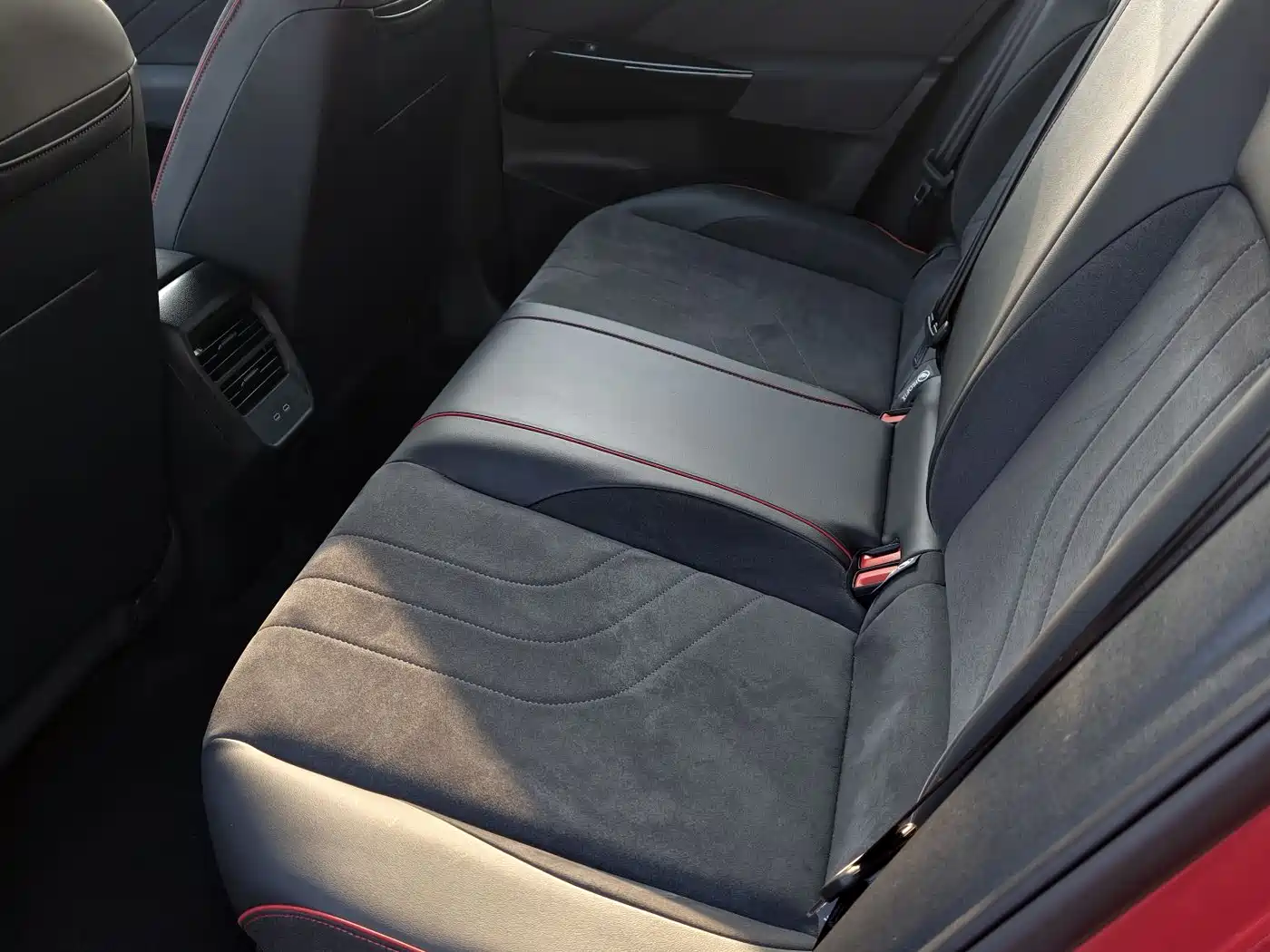 Volkswagen ID.3 2025 Red/purple из Китая, фото 2