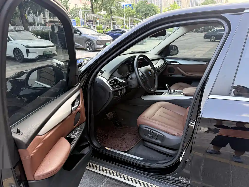 BMW X5 (Import) — миниатюра 5