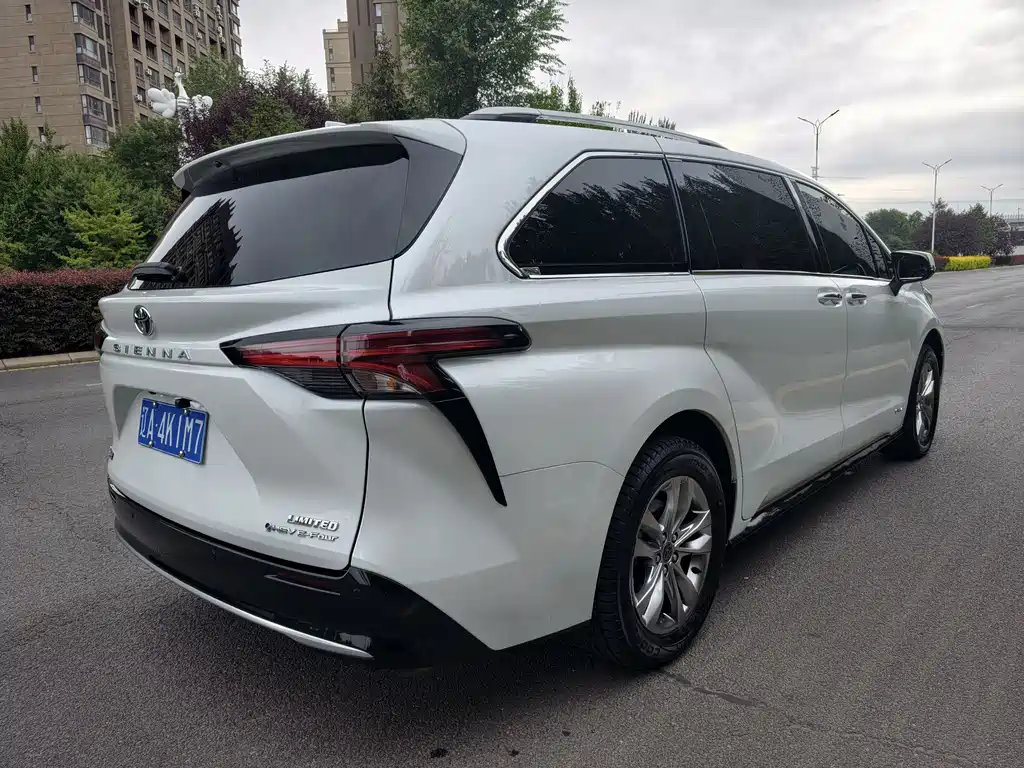 Toyota Sienna — миниатюра 7