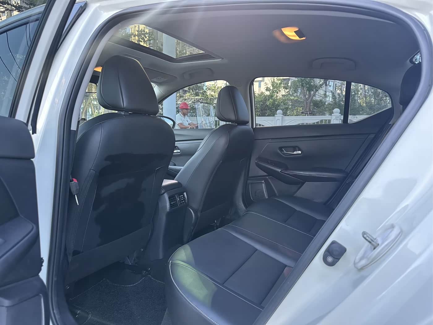 Nissan Sylphy 1.6 л 2023 г. Белый, пробег 15000 км