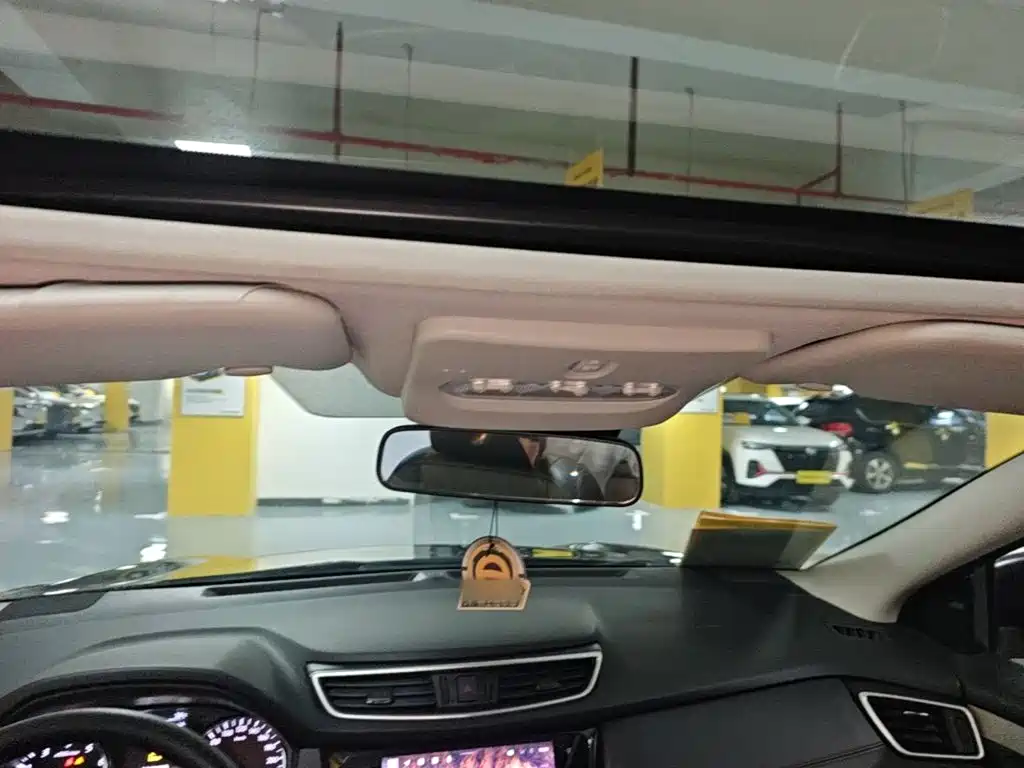 Nissan Qashqai — миниатюра 18