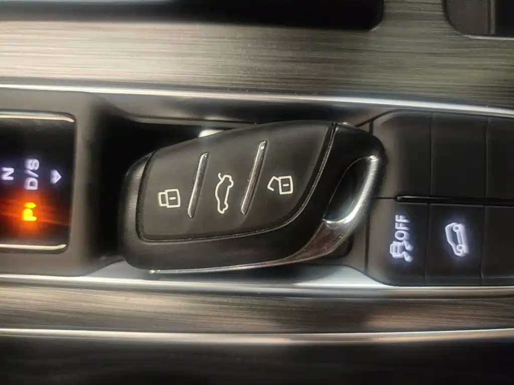 Roewe RX5 — миниатюра 9
