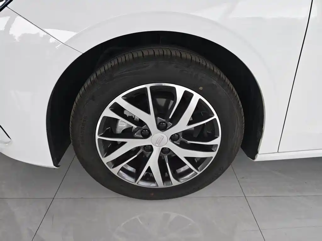 Geely Emgrand — миниатюра 23