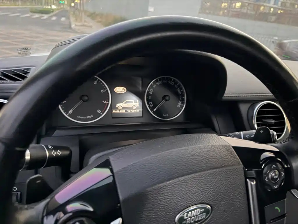 Land Rover Discovery — миниатюра 10