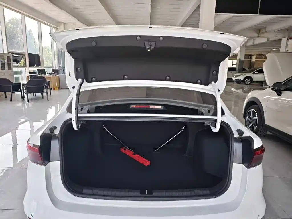 Geely Emgrand — миниатюра 19