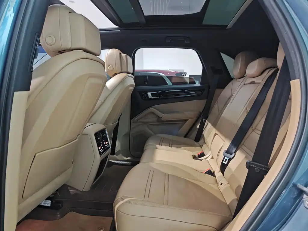 Porsche Cayenne Hybrid — миниатюра 7