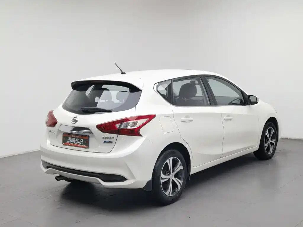 Nissan Tiida — миниатюра 2