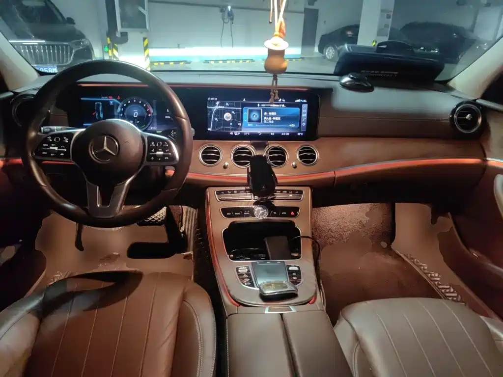 Mercedes-Benz E-Class — миниатюра 10