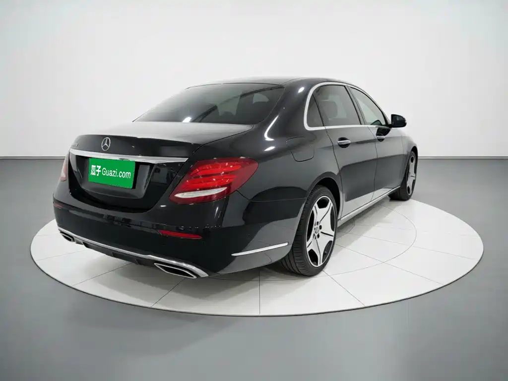 Mercedes-Benz E-Class — миниатюра 6