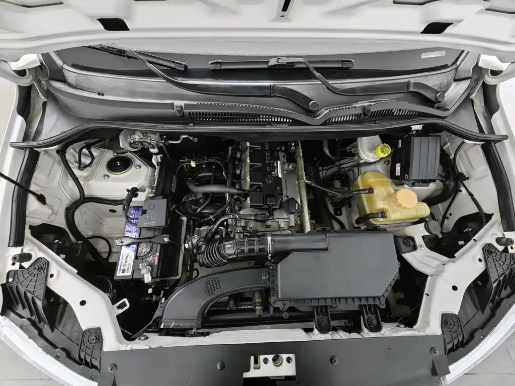 Wuling Hongguang — миниатюра 6