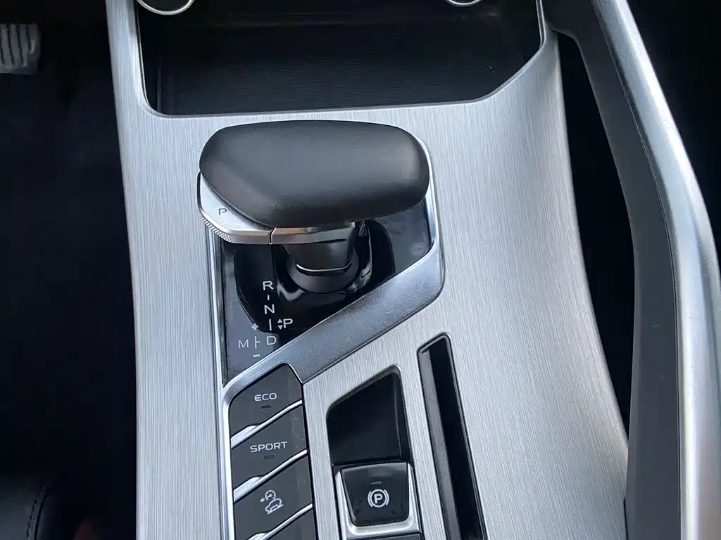 Geely Binyue — миниатюра 15