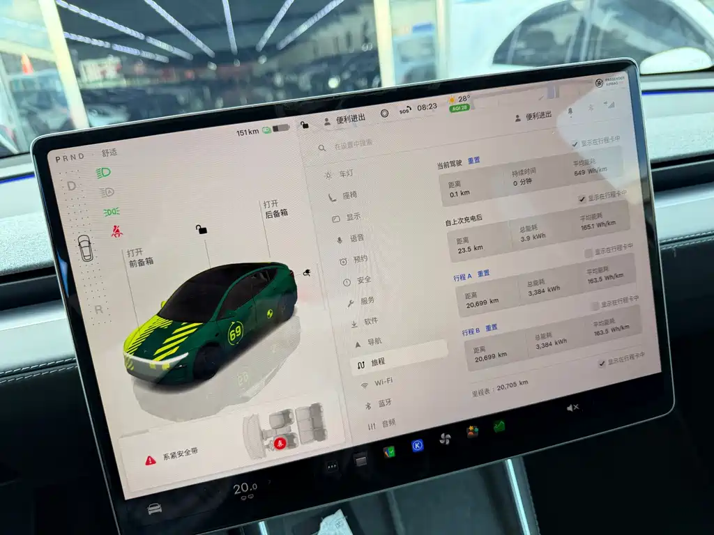Tesla Model Y — миниатюра 7