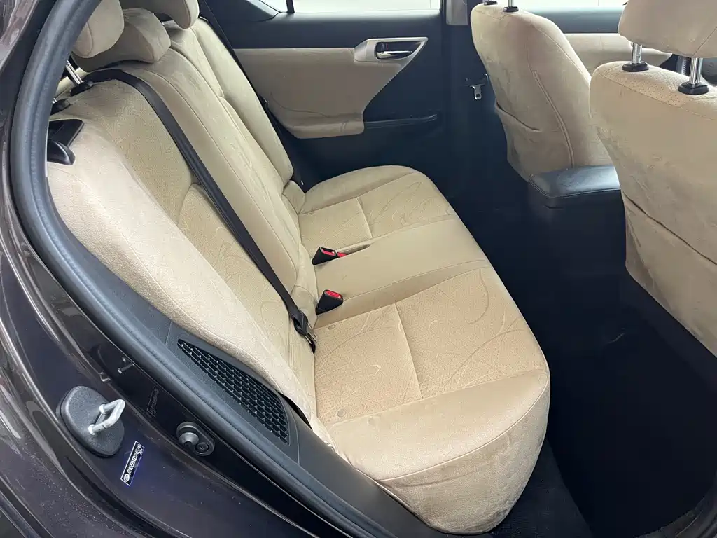 Lexus CT — миниатюра 11