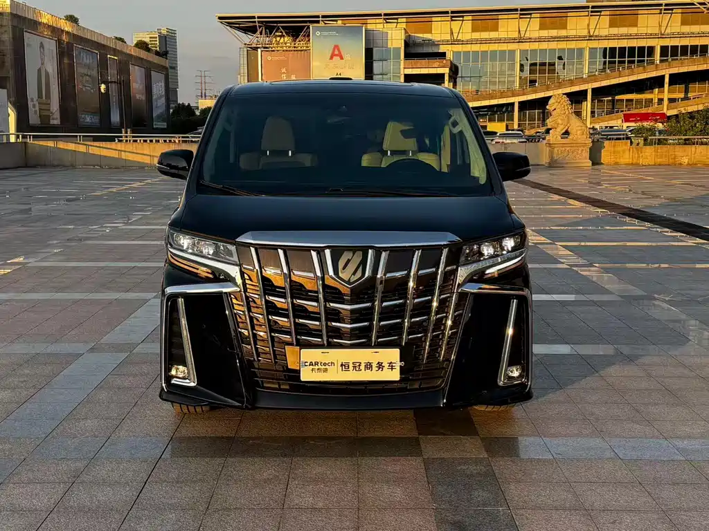 Toyota Alphard — миниатюра 2