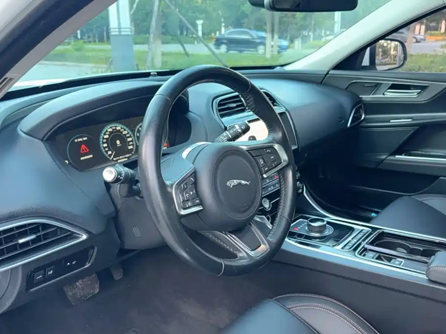 Jaguar XEL — миниатюра 23