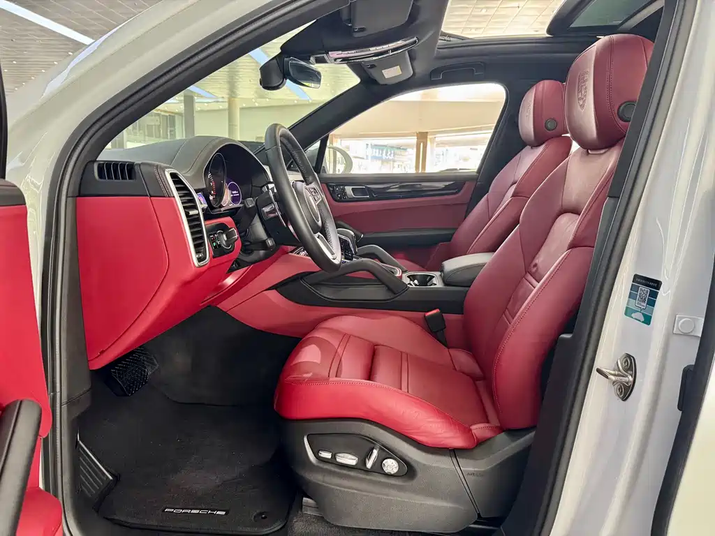 Porsche Cayenne — миниатюра 4