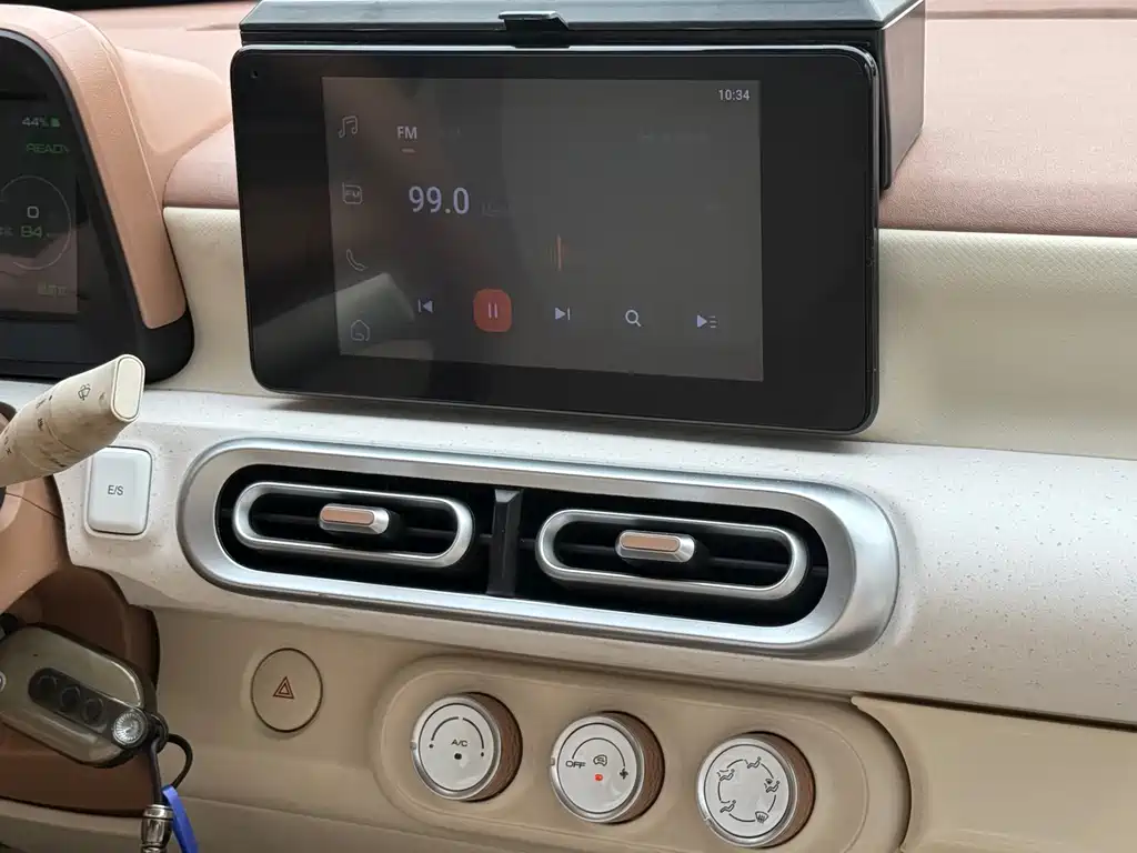 Wuling MINIEV — миниатюра 13