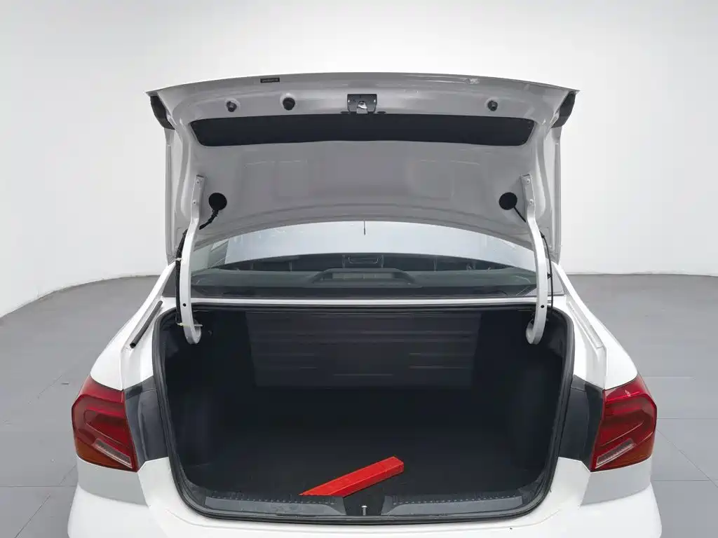 Volkswagen Jetta — миниатюра 16