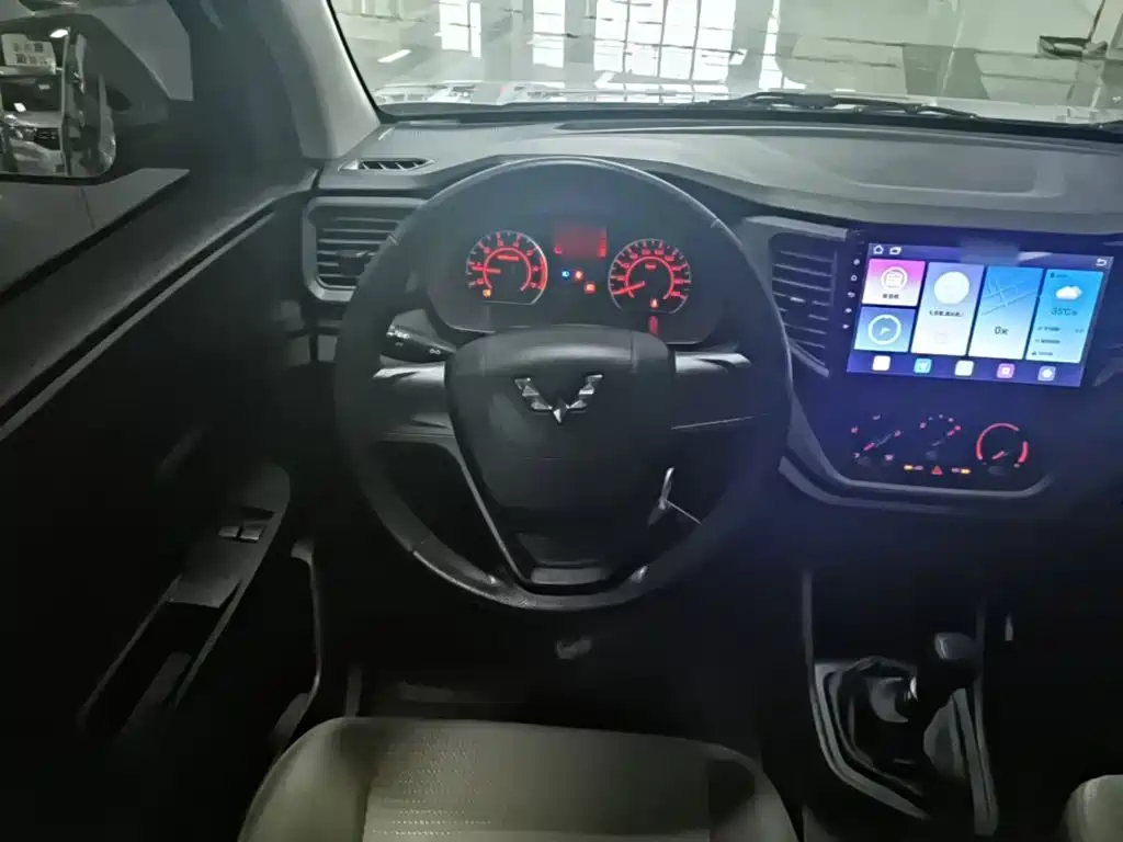 Wuling Hongguang V — миниатюра 11