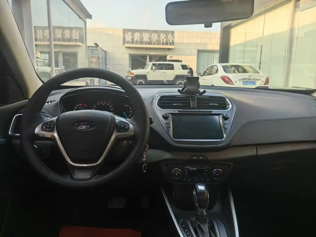 Ford Escort — миниатюра 8