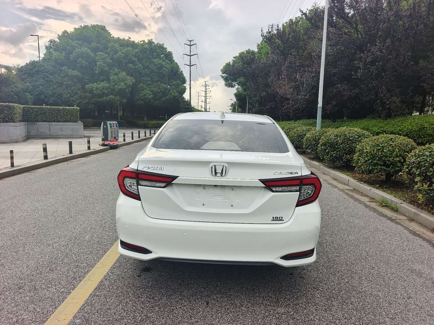Honda Crider 1.0 л 2023 г. Белый, пробег 40000 км
