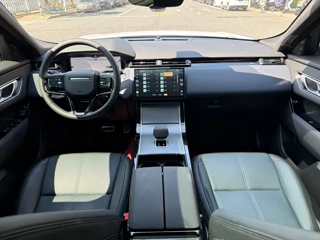 Land Rover Velar — миниатюра 13