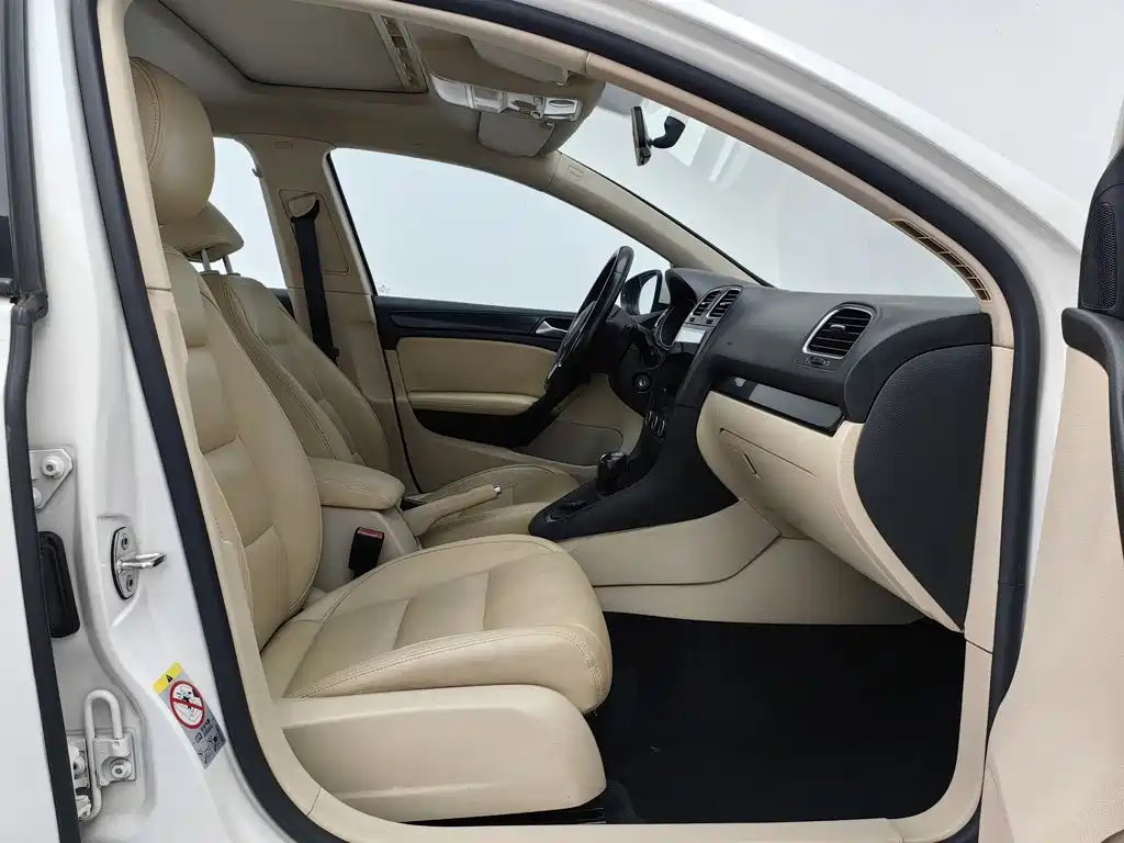 Volkswagen Golf — миниатюра 23