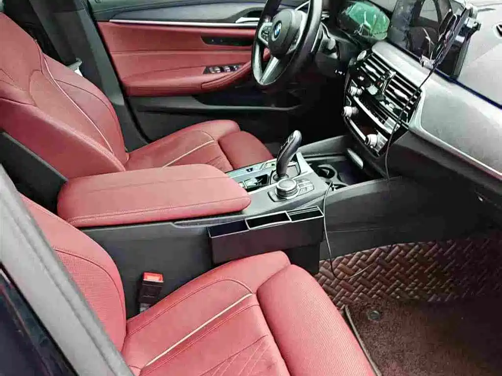 BMW 5 Series — миниатюра 4