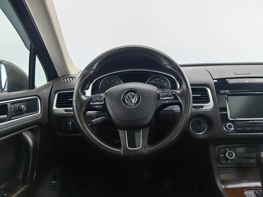 Volkswagen Touareg — миниатюра 11