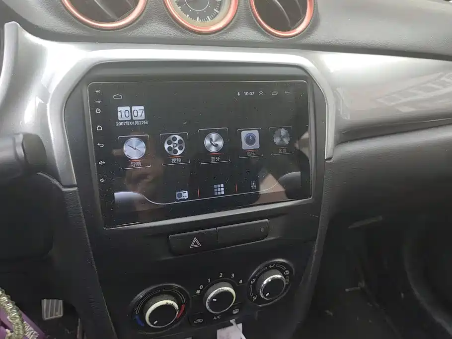 Suzuki Vitara — миниатюра 13