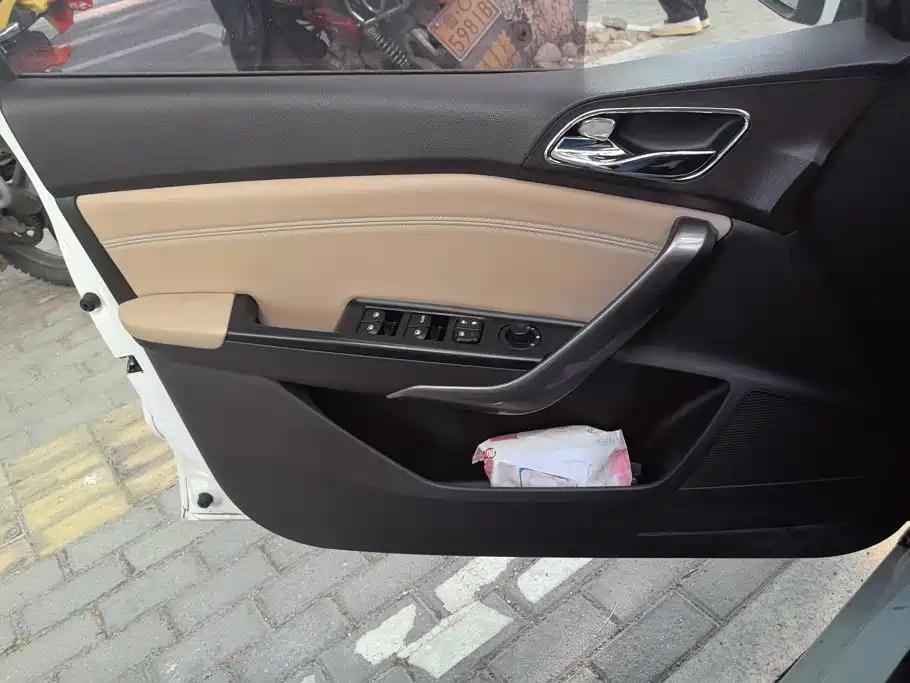Baojun 310W — миниатюра 7