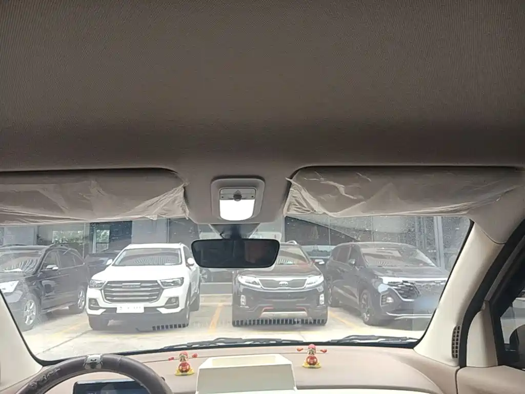 Wuling MINIEV — миниатюра 18
