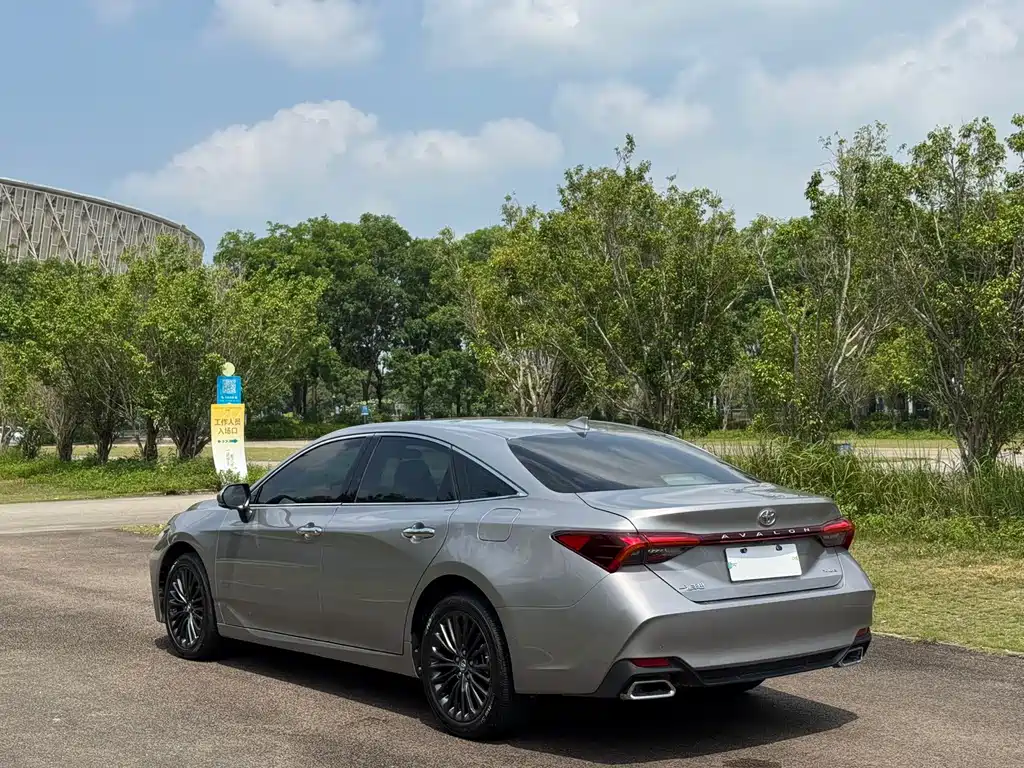 Toyota Avalon — миниатюра 9