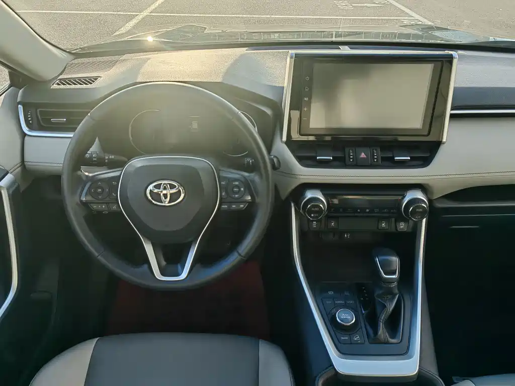 Toyota RAV4 — миниатюра 18
