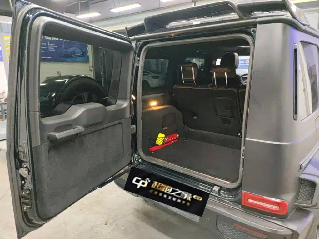 Mercedes-Benz G-Class — миниатюра 11