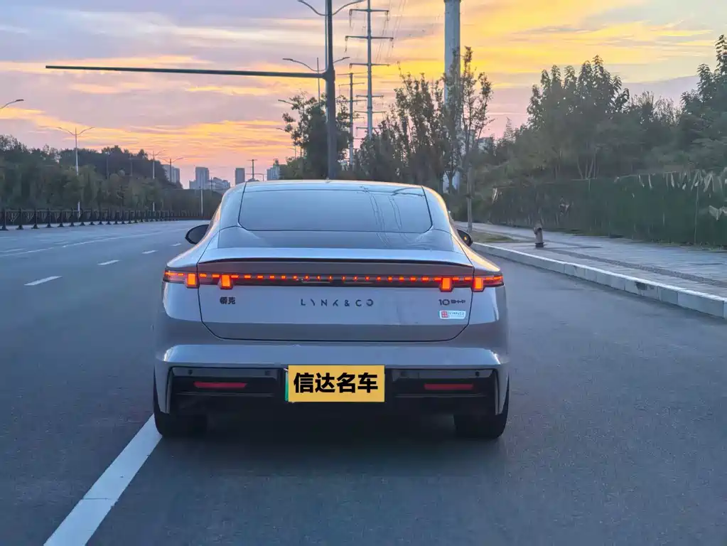 Lynk & Co 10 — миниатюра 9