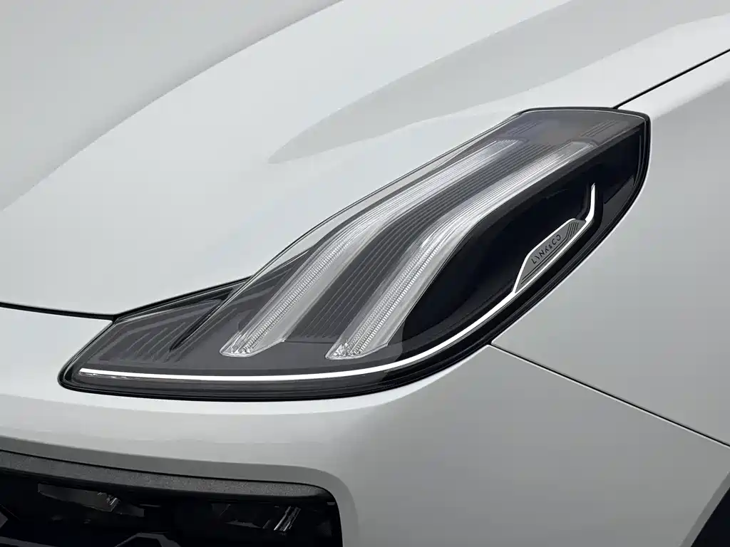Lynk & Co 06 — миниатюра 18