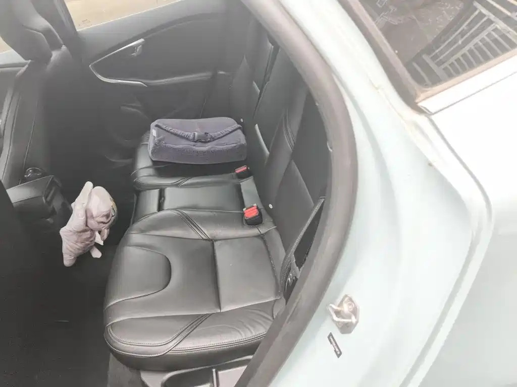 Volvo V40 — миниатюра 13