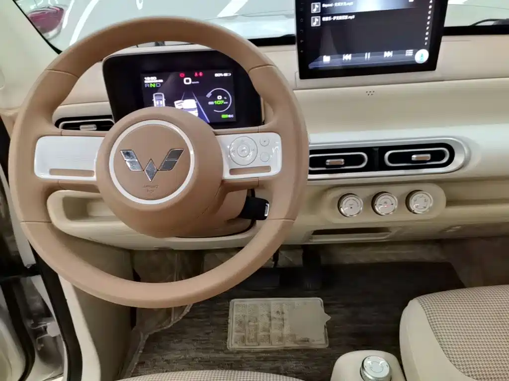 Wuling MINIEV — миниатюра 10